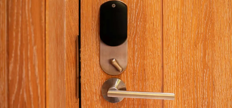 Automatic Locking Door Knob Torrance